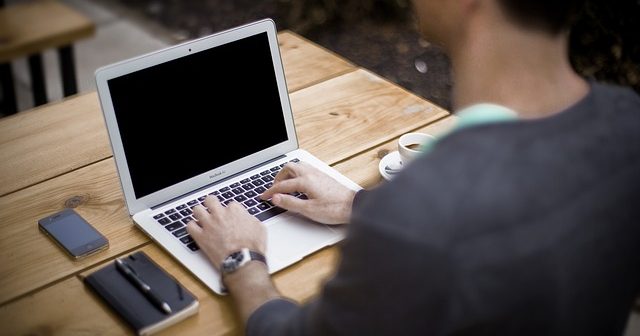 7 wesentliche Fähigkeiten, auf die Sie achten sollten, wenn Sie einen medizinischen Schriftsteller einstellen -