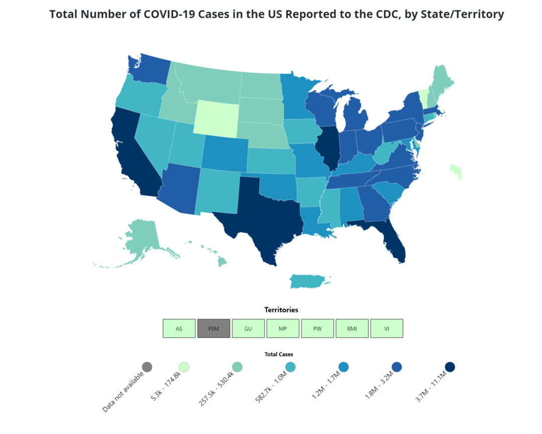 Une carte des États-Unis montrant la concentration de cas de COVID-19 par territoire à l'aide d'un code couleur