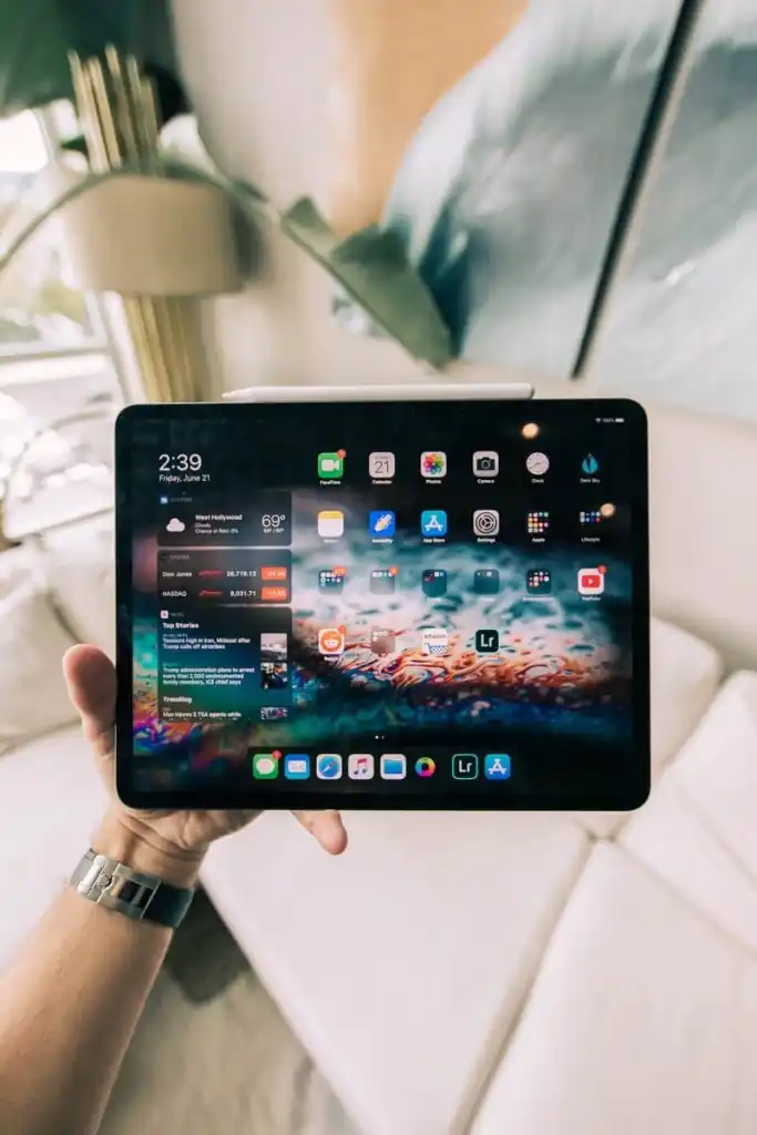 获得免费产品的 10 种可靠方法 3 black iPad