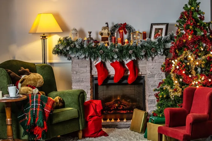 Kalender pemasaran e-niaga untuk 2022 4 green sofa chair beside green christmas tree