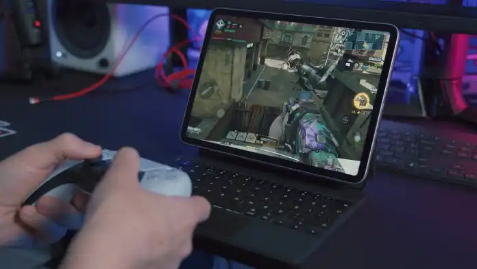 Jak wykorzystać projekt graficzny do rozwoju firmy w 2022 roku 8 black tablet computer with keyboard