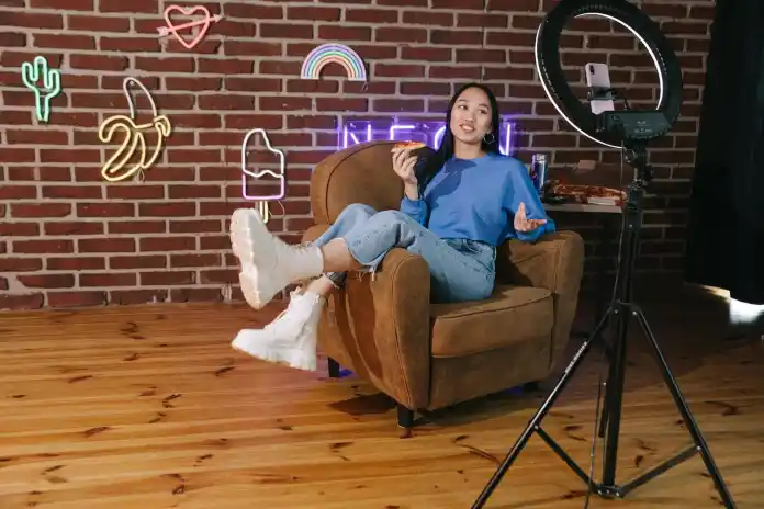 电子商务营销:2022 年促进销售的类型和计划 4 Influencer