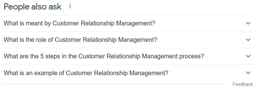 Screenshot des Google People Also Ask-Abschnitts für „Customer Relationship Management“.