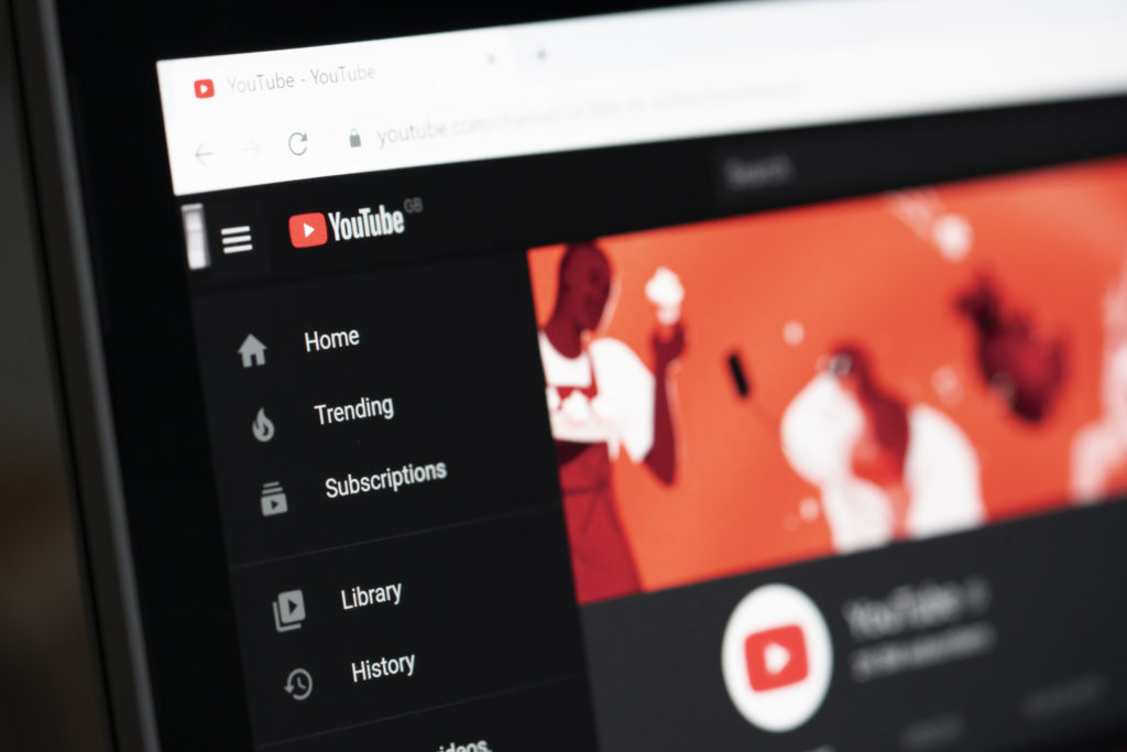 Una captura de pantalla de youtube para ayudar a comprender los subtítulos y la accesibilidad