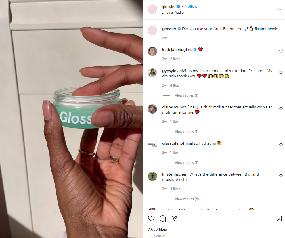 Glossier IG 포스트