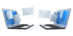 Enveloppes pour ordinateur portable et mouches