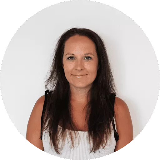 Amanda Walls, Cedarwood Digital'in Kurucusu ve Direktörü. Dijital pazarlama trendleri: Uzmanlık, otoriterlik ve güven.
