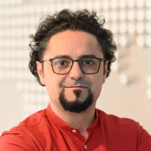 YAROOMS CEO'su ve Kurucu Ortağı Dragos Badea. Dijital pazarlama trendleri: Birinci taraf ve sıfır taraf verileri.