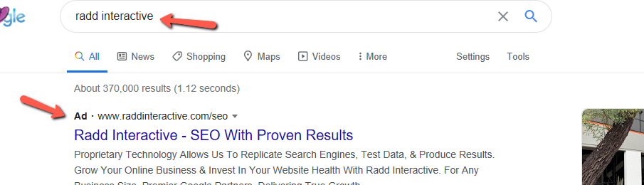 Contoh iklan pencarian PPC untuk kata kunci merek
