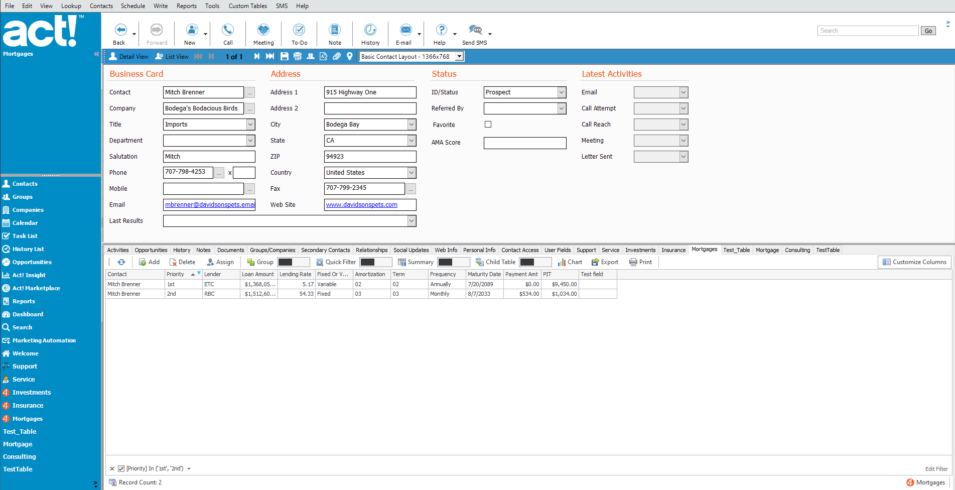 Données de tableaux personnalisés disponibles dans un enregistrement de contact client individuel