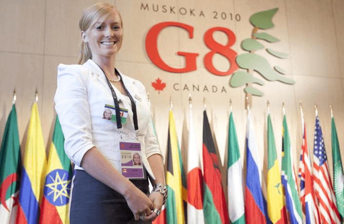 Jacqueline Cook w G8 Kanada