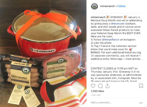 Post di omaggi virali su Instagram da Niman Ranch con omaggi di salsicce, prosciutto e casseruola