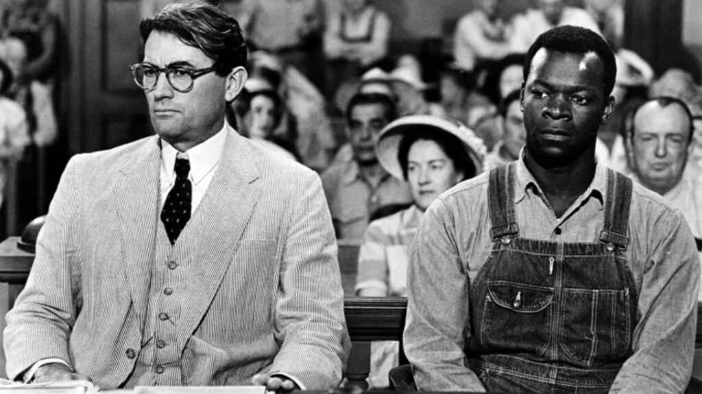 Simbolisme dalam sastra | Mockingbird melambangkan kepolosan dalam To Kill a Mockingbird