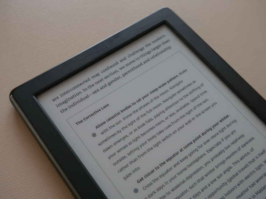 Fotografie a ediției Kindle a cărții menționate mai sus, care arată listele de verificare de la sfârșitul capitolului.