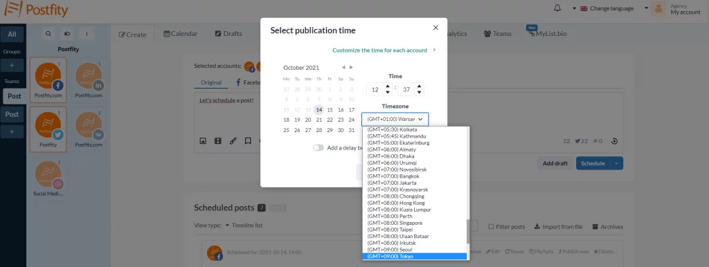 Alternativa a Hootsuite per LinkedIn con la selezione dell'ora di pubblicazione per diversi fusi orari: Postfity