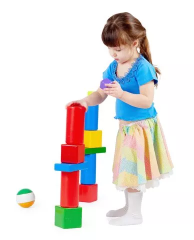 ビルディングブロック画像 Little Girl Using Toy Building Blocks