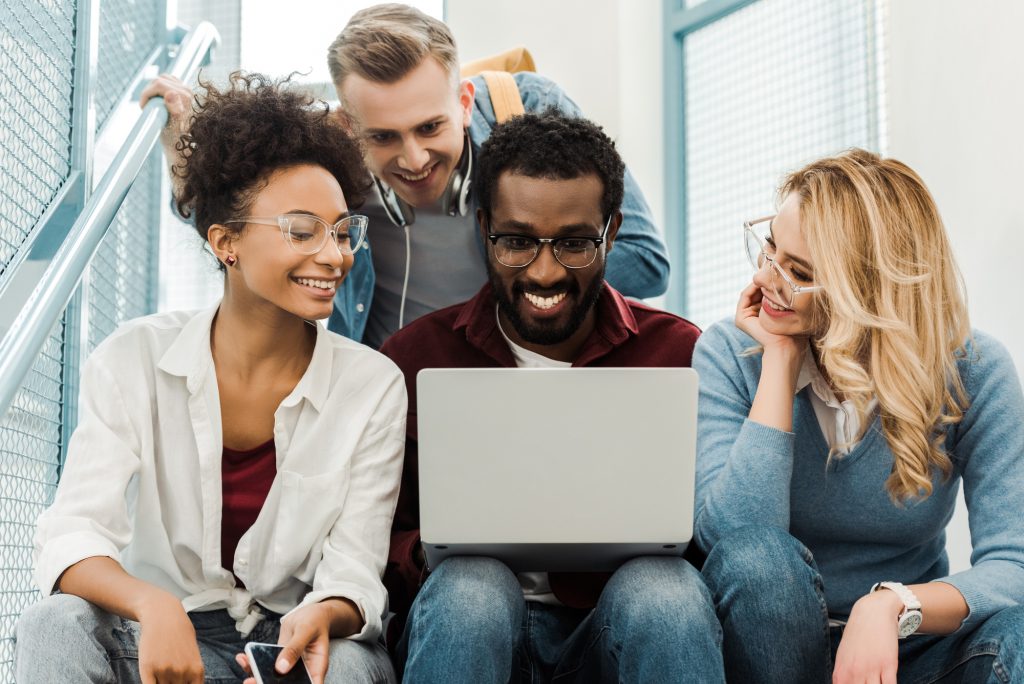 trovare scrittori pertinenti a cui affidare l'outsourcing